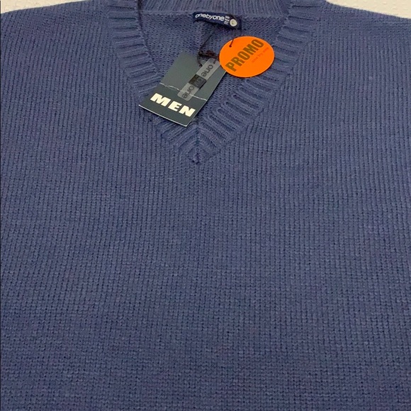 ONE by ONE MENS V-Neck Sweater - Size L - Picture 4 of 5
